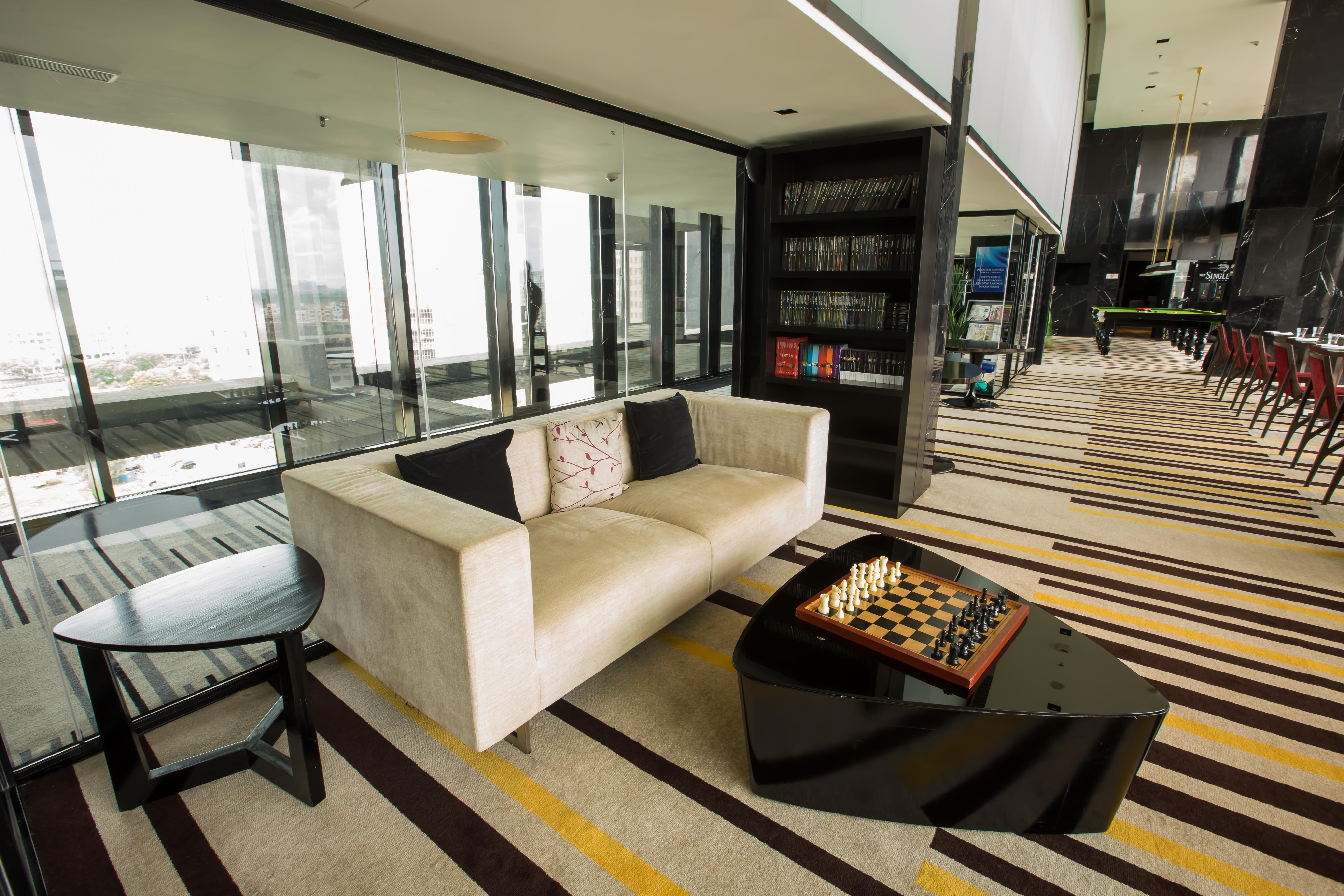 Novotel Kolkata Hotel And Residences Extérieur photo The Club lounge at KLIA