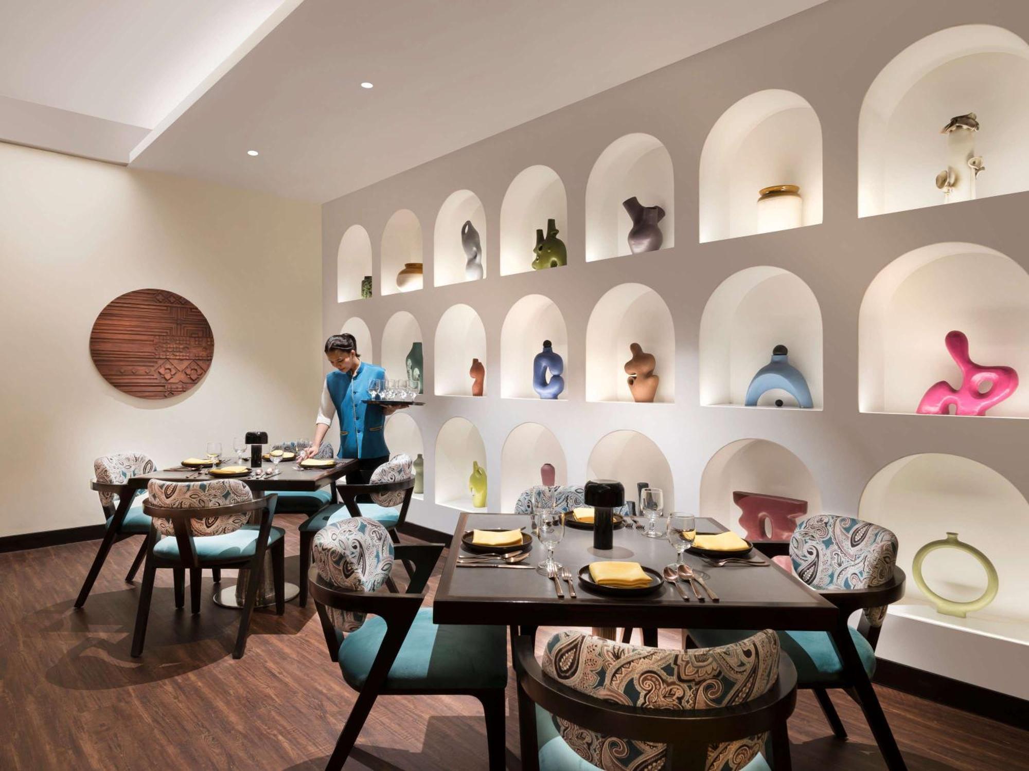 Novotel Kolkata Hotel And Residences Extérieur photo The restaurant