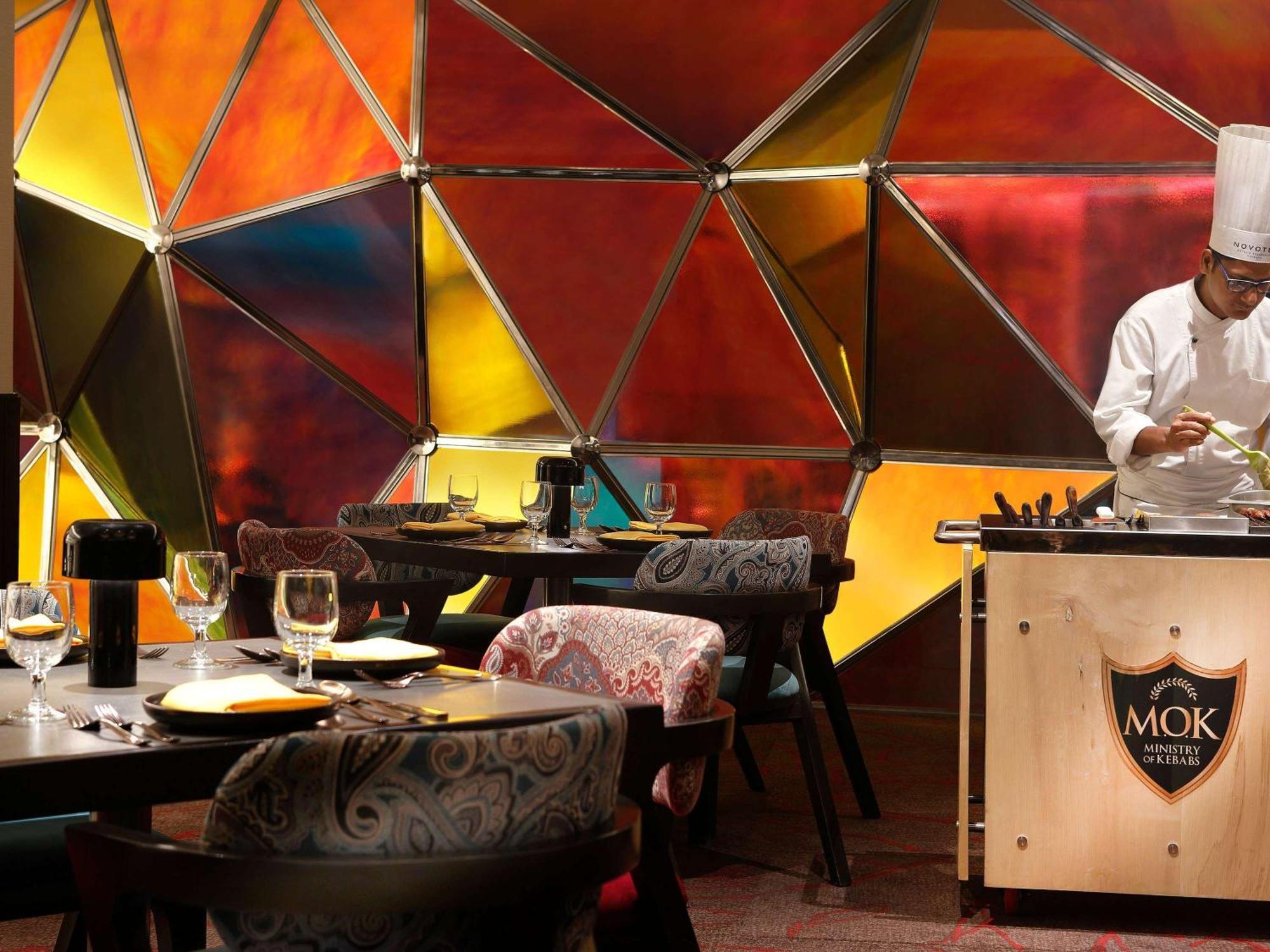 Novotel Kolkata Hotel And Residences Extérieur photo MOK restaurant
