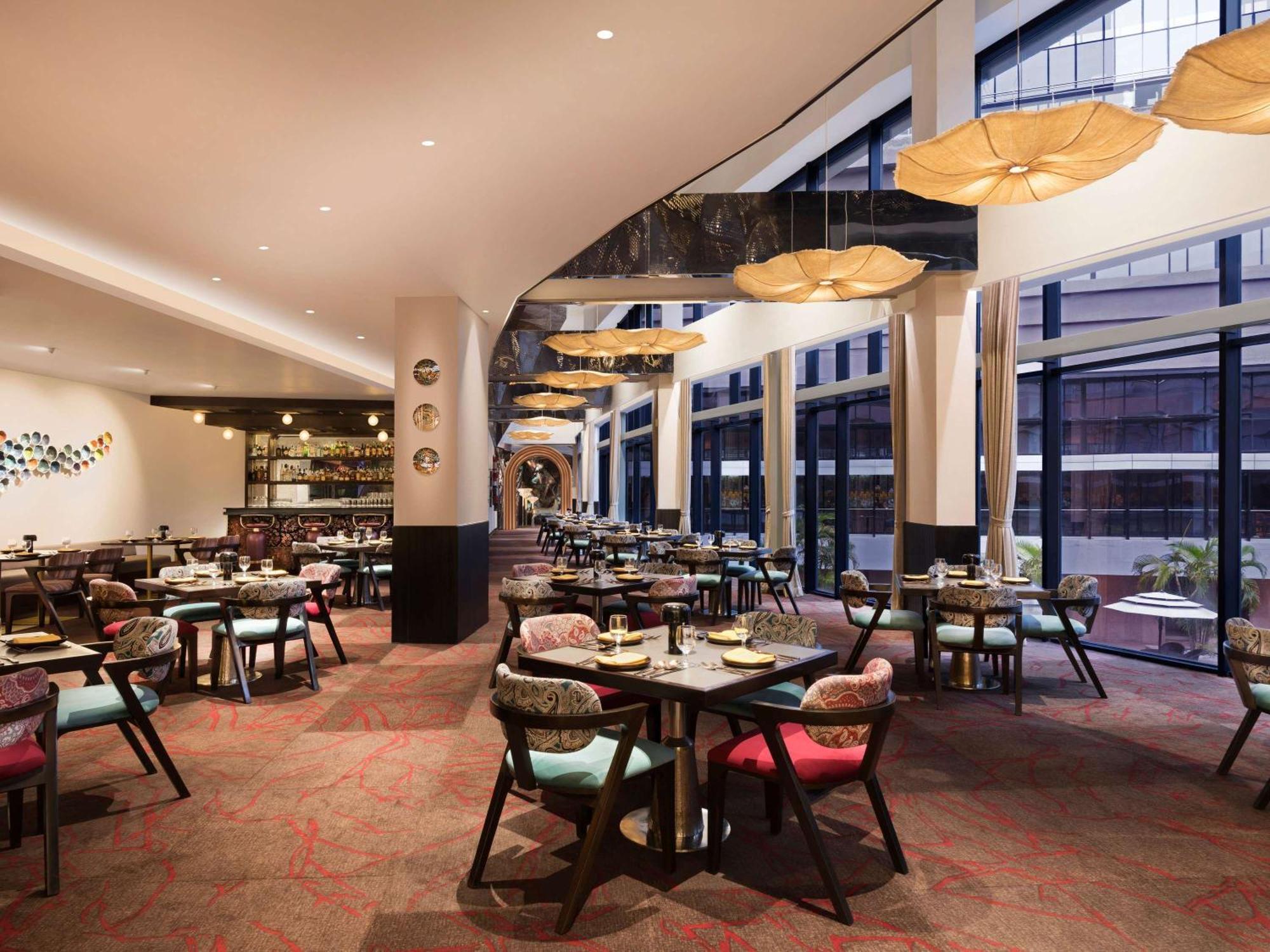 Novotel Kolkata Hotel And Residences Extérieur photo The restaurant
