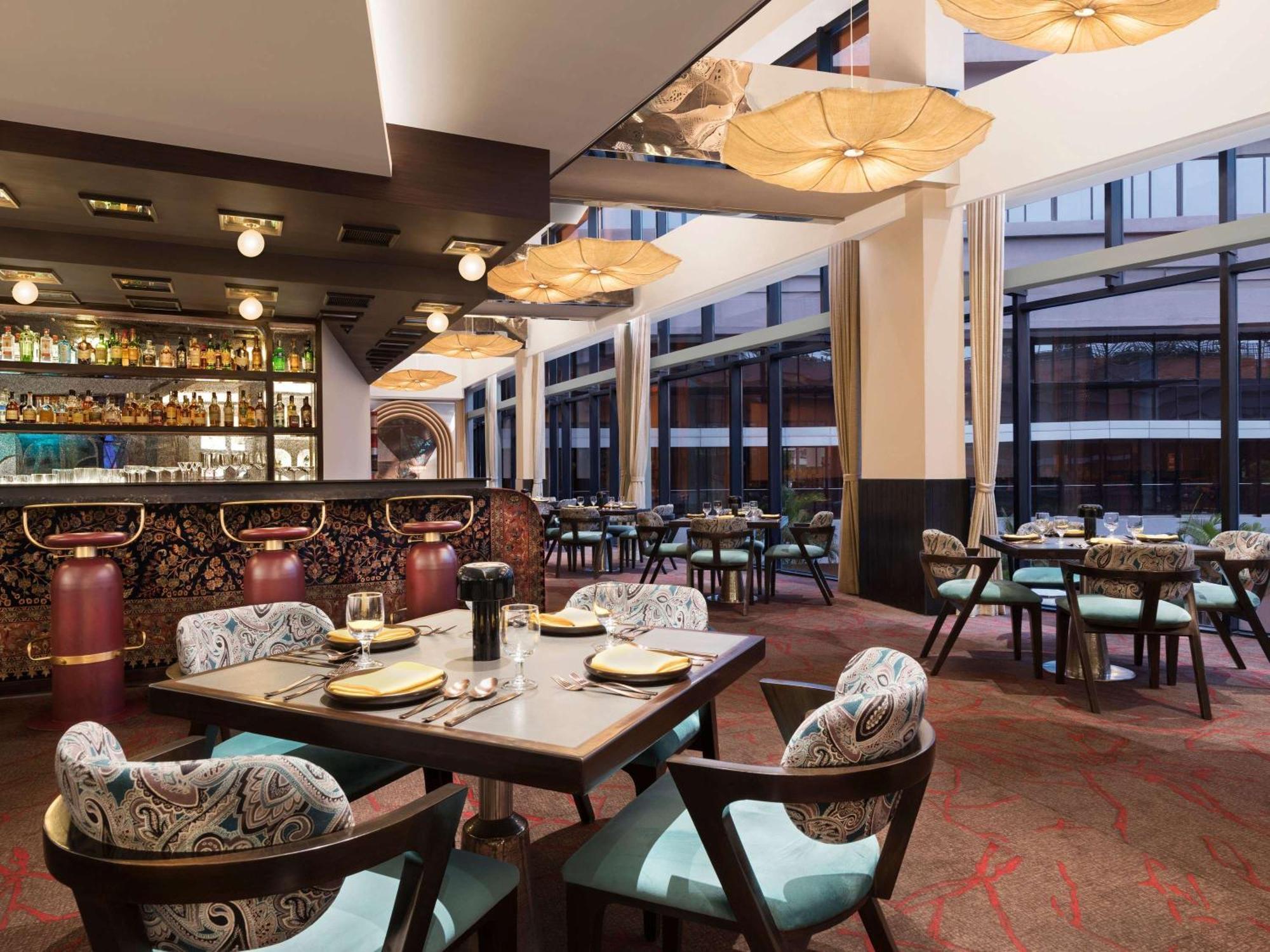 Novotel Kolkata Hotel And Residences Extérieur photo The restaurant