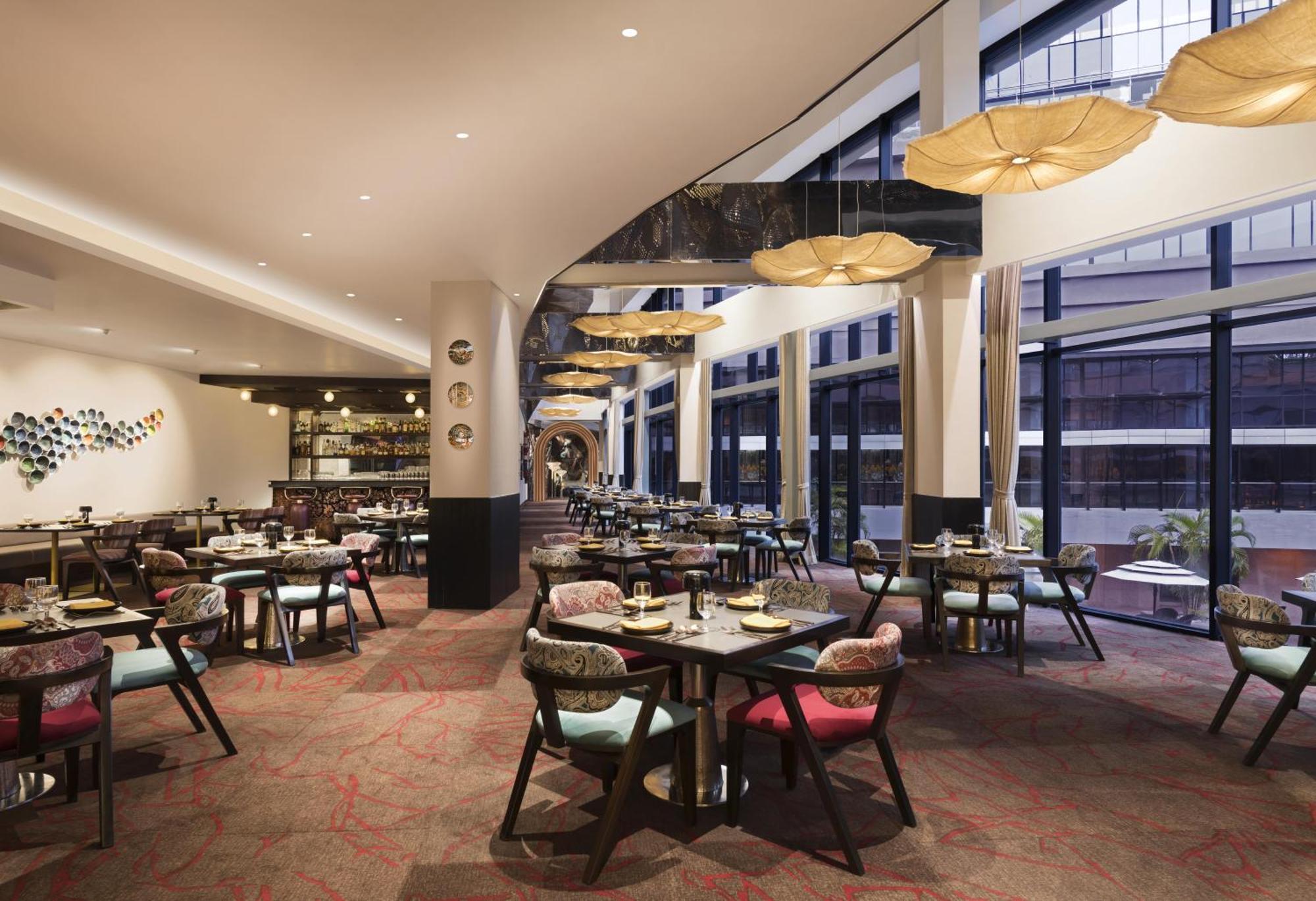 Novotel Kolkata Hotel And Residences Extérieur photo The restaurant